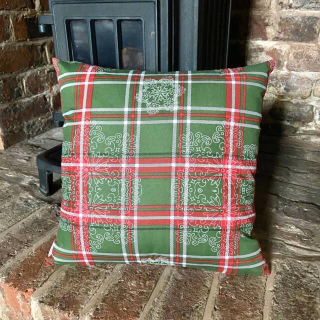 976. Christmas Green Red Check 100% Cotton Cushion Cover. Various Sizes - image 1