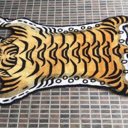 Tibetan Tiger Gold Silk Rug Handknotted 3 Sizes Nepal - Buddhist Luxury Animal Print Carpet - thumbnail 3