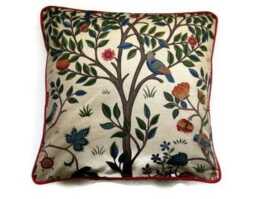 "William Morris ""Kelmscott Tree" - thumbnail 2