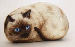 Irresistible Siamese Cat Painted On A Sea Stone - Rock Art By Roberto Rizzo Cats Painting Pebble in Acrylic