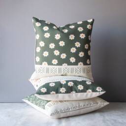 Daisy Pillow Cover, Floral Aztec Throw Pillow, Green Decorative Tropical Planet Cushion - thumbnail 4
