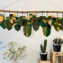 Large Monstera Leaf Macrame Wall Hanging Colorful Boho Art - thumbnail 4