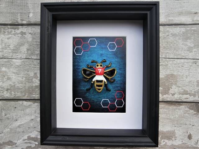 Manchester United Bee Framed Art, George Best Fan Gift - image 1