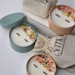 Flower Soy Candle Handmade Vegan Candle in Metal Tin - thumbnail 3