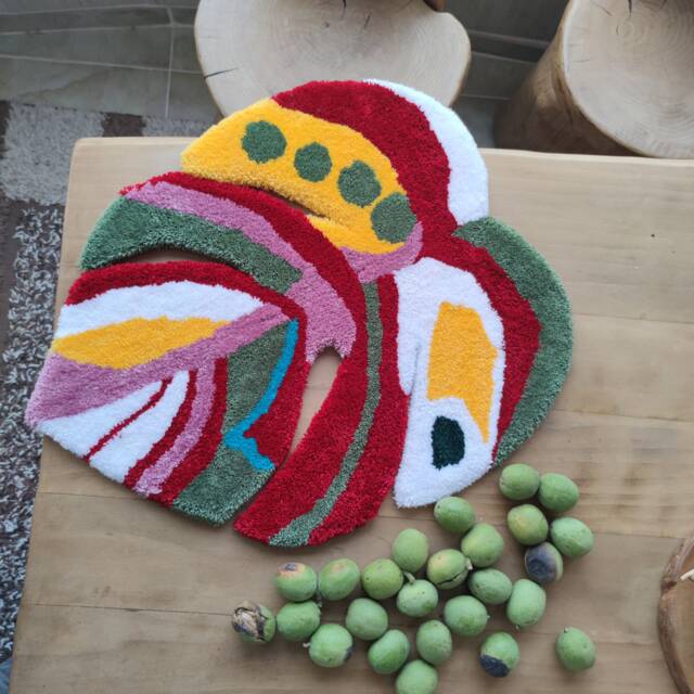 Tufted Monstera Rug - image 1