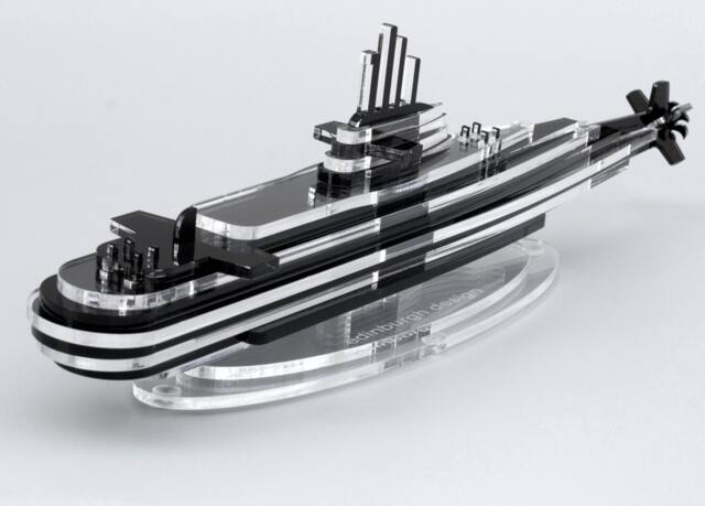 Us Submarine Model Sculpture - image 1