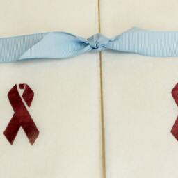 Embossed Ribbon Paper Guest Hand Towels - Nature's Linen - thumbnail 2