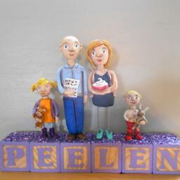 Custom Clay Family Portrait Sculpture On Letter Blocks - thumbnail 4