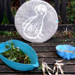 Handfelted Seat Cushion With An Owl For Chairs, Benches, Floors - thumbnail 2