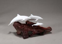 Dolphin Family Sculpture By John Perry 6In Long Pellucida On Polished Burlwood Base. Signed - thumbnail 1