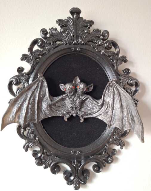 Unique Gothic Halloween Mummified Two-Headed Vampire Bat Faux Taxidermy Oval Wall Frame Home D??cor - image 1