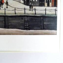 L S Lowry Art Print - Senhouse Street Maryport Light Oak Finish Frame With White Mount & Textured Image - thumbnail 3