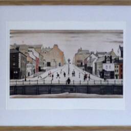 L S Lowry Art Print - Senhouse Street Maryport Light Oak Finish Frame With White Mount & Textured Image - thumbnail 2