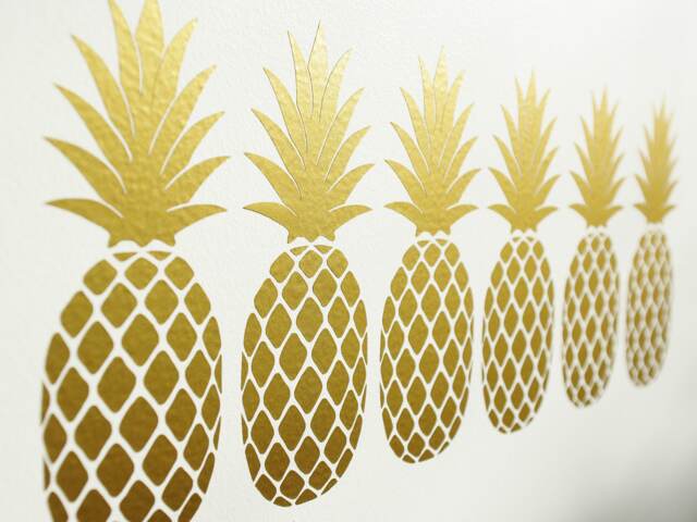Gorgeous Pineapple Vinyl Wall Art Decals/stickers - Various Colours & Sizes - image 1