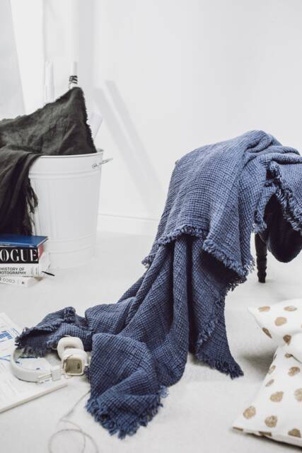 Woven Comfort Blue Linen Waffle Weave Blanket With Fringes - image 1