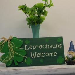 Leprechauns Welcome Sign - St. Patrick's Day Wood Wall Decor- Irish Holiday Decoration - thumbnail 2