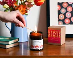 Scented Candle/Violet + Tea Rose Hand-Poured Soy Wax Wedding Bridal Gift - thumbnail 1