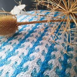 Handwoven Cushion Cover - thumbnail 3