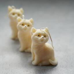 Soy Wax Cat Candle - Kitten Lover Gift - thumbnail 2