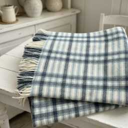 Blanket/Throw, 100% Pure New Wool, White, Sage Green, Sea Check, C/W Fringe Edge 140x185cms - thumbnail 4