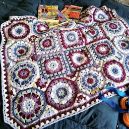 "Granny Square Afghan To Order, Hygge Crochet Throw, Merino Wool Trippy Art Blanket, Chunky Throw ""Painted Desert Sunset" - thumbnail 3