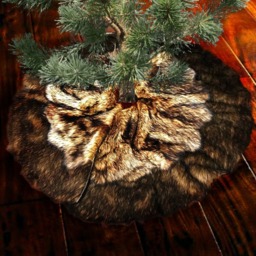 Faux Fur Christmas Tree Skirt - Golden Brown Wolf, Bear Skin Border - thumbnail 2