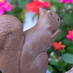 Concrete Squirrel Statue With Golden Nut Stone Animal Figurine Garden Sculpture Outdoor Decor Handmade Yard Ornament Gift For Nature Lover - thumbnail 4