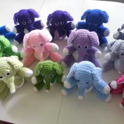 Crochet Elephant - Girl - thumbnail 4