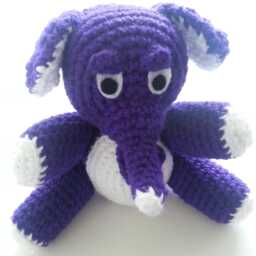 Crochet Elephant - Girl - thumbnail 3