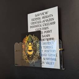 Scallop Edge Magazine & Book Rack - thumbnail 2