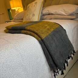 Yak Wool Blanket/ Living Room Throw /Sofa /Travel Throw/ Rug Camping Wrap/Meditation Out Door Hand-Loomed Nepal B1 - thumbnail 2