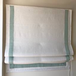 Linen Roman Shade, Cordoba Bunting White With Rendezvous Border - thumbnail 3