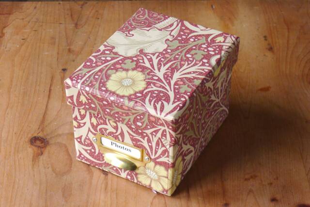 William Morris Photo Box Seaweed Russet Floral Design, Handmade in England - image 1