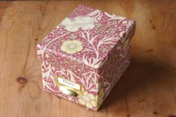 William Morris Photo Box Seaweed Russet Floral Design, Handmade in England - thumbnail 1