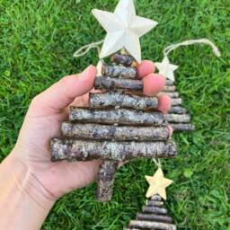 Set Of 4 Hanging Christmas Tree Decorations Wooden Log Natural Handmade Star - thumbnail 2