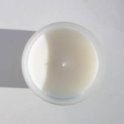 Essential Oil Candle Coconut Wax, Frosted Glass, Bamboo Lid, Hand-Poured - thumbnail 3