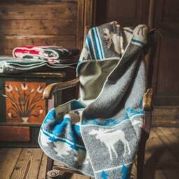 Christmas Deer Blanket Natural New Zealand Wool Reversible Throw - 130x200cm - thumbnail 2