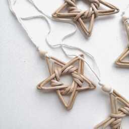 Winter Seasonal Holiday Decor, Wicker Star Wall Hanging, Farmhouse Christmas - thumbnail 3