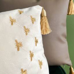 Set Of 2 Pillowcases - White Velvet Leather Pillow Bee Pillowcases - thumbnail 3