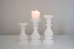 Cool White Candle Holders Set 3 Rustic Sticks Three Wooden Decor Centerpiece Turned Wood Pillars Table Home Design Magic Cool