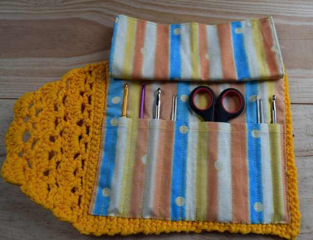 Artist's Carrying Case For Knitting Needles, Brushes, Pencils, Crochet Hooks Organize, Organizer With Flap - image 1