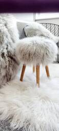 100% Fur Mongolian Sheep Skin Stool Dove Gray With Wooden Legs - thumbnail 2