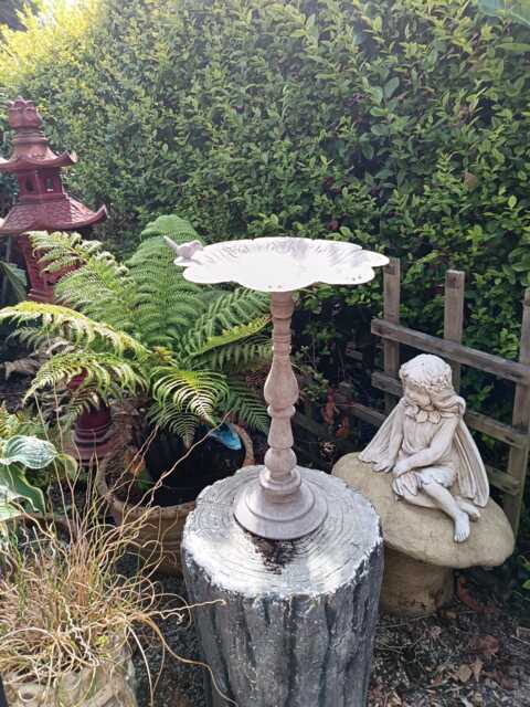 Metal Bird Bath Ornament Feeder Table - image 1