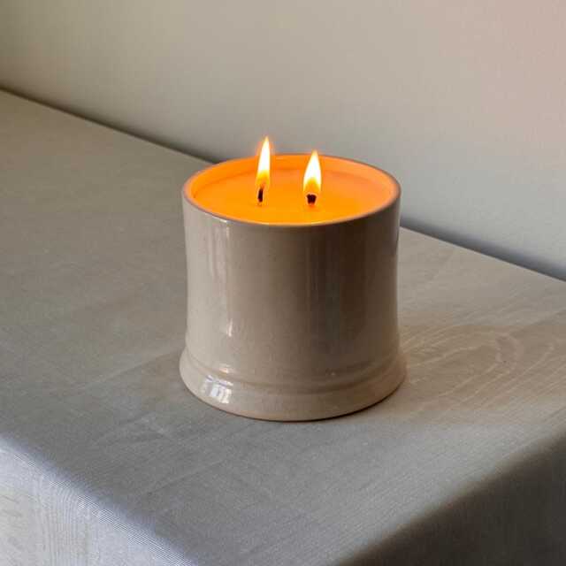 Ceramic Beeswax Candle With Notes Of Cardamom, Cedar & Vetiver - image 1