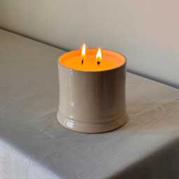 Ceramic Beeswax Candle With Notes Of Cardamom, Cedar & Vetiver - thumbnail 1