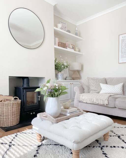 76 X cm Square Oxford Chesterfield Style Deep Buttoned Footstool in Faux Linen Naturale Chalk Footstool/Coffee Table - image 1