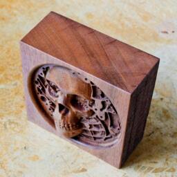 Skull & Watch Mechanism Sculpture For Desktop - thumbnail 2