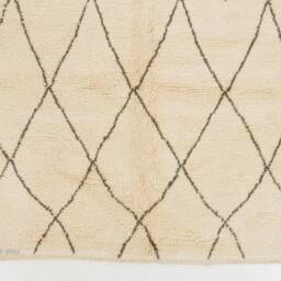 Handmade Beni Ourain Rug Moroccan Berber Wool Rug With Diamond Pattern - thumbnail 3