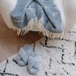 Wool Plaid - Soft & Warm Blanket With Dandelion Motif, Perfect Gift, Handmade in Eu - thumbnail 2