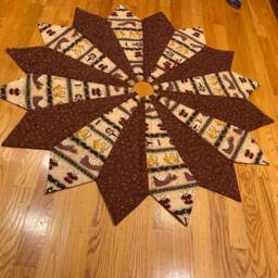 Christmas Tree Skirt, Angels, Debbie Mumm Fabric, Quilted, Hearts, Burgundy, Cream - thumbnail 2